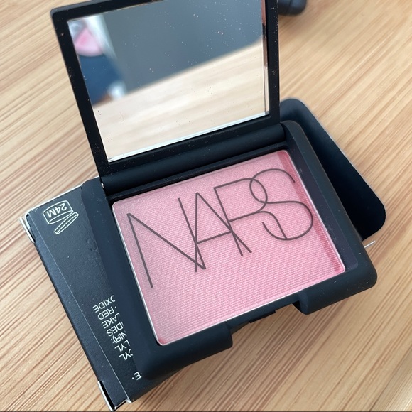 NARS makeup set - Picture 3 of 9